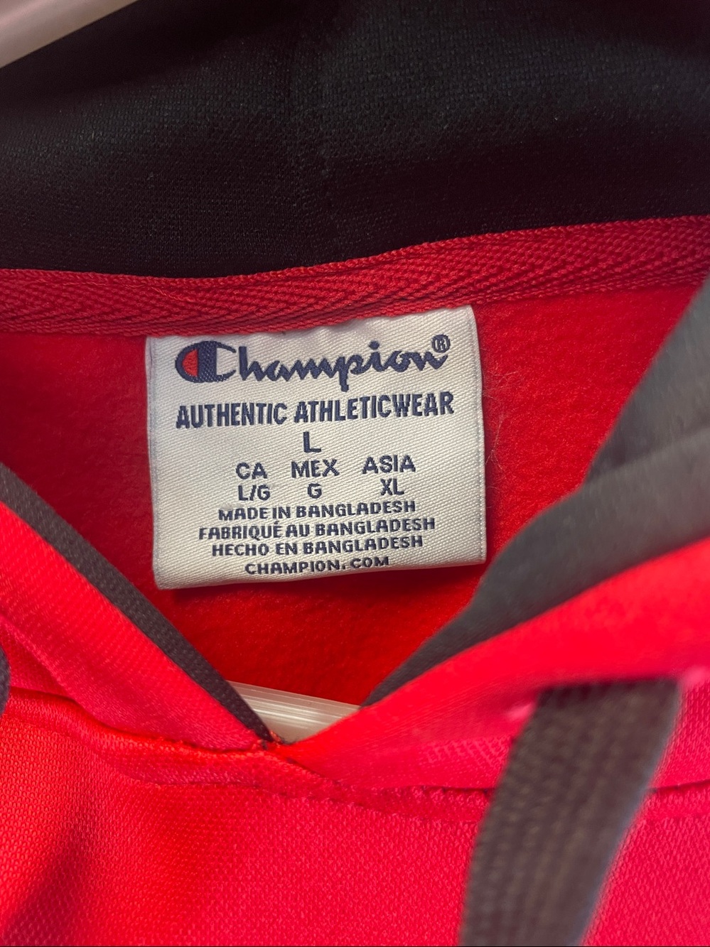 Georgia Bulldogs
Champion Red and Black Hooded Sweatshirt with Label - Picture 3 of 8
